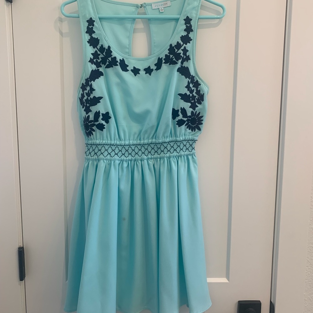 Mini dress, keyhole back, embroidered flowers